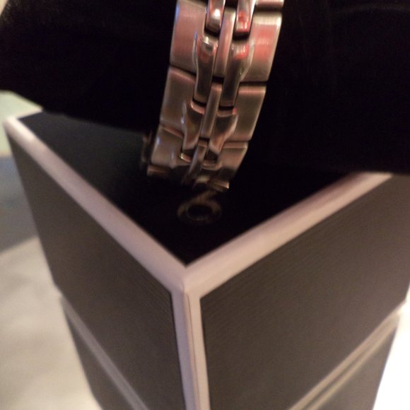 FOSSIL Blue Silver Chrome Watch w/ Blue Trim -Nice - Picture 2 of 9